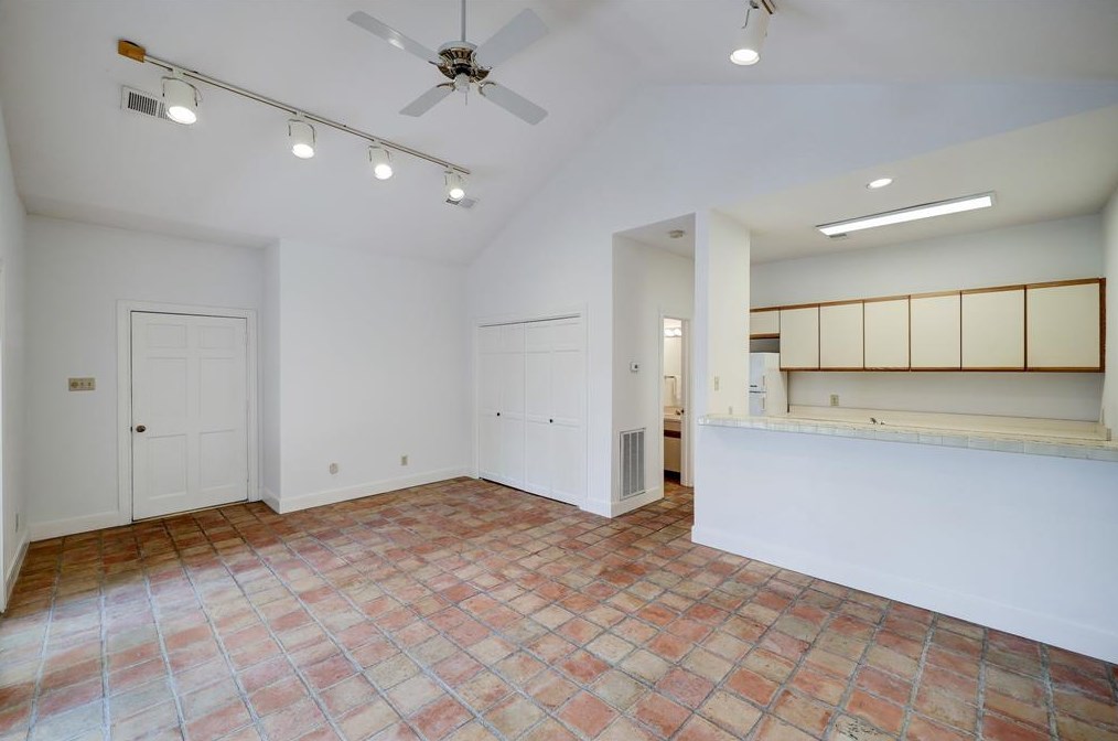 2407 Dryden Rd, Houston TX 77030-1001 exterior