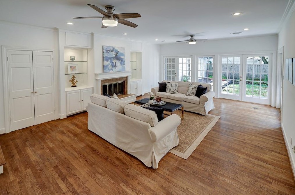 2407 Dryden Rd, Houston TX 77030-1001 exterior