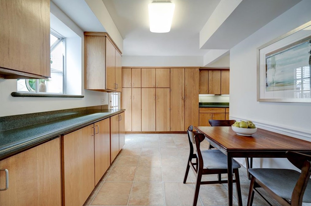 2407 Dryden Rd, Houston TX 77030-1001 exterior