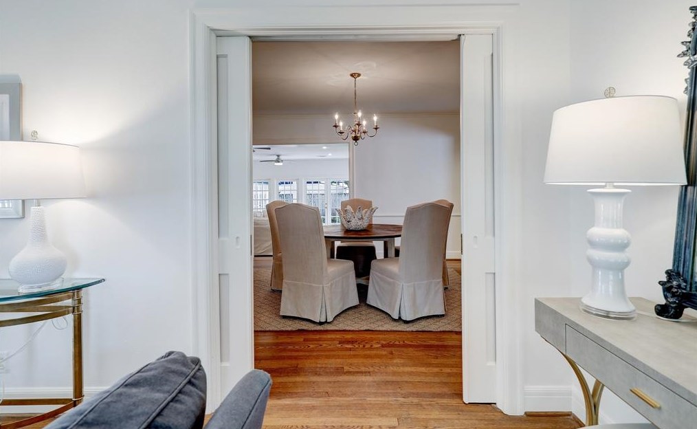 2407 Dryden Rd, Houston TX 77030-1001 exterior