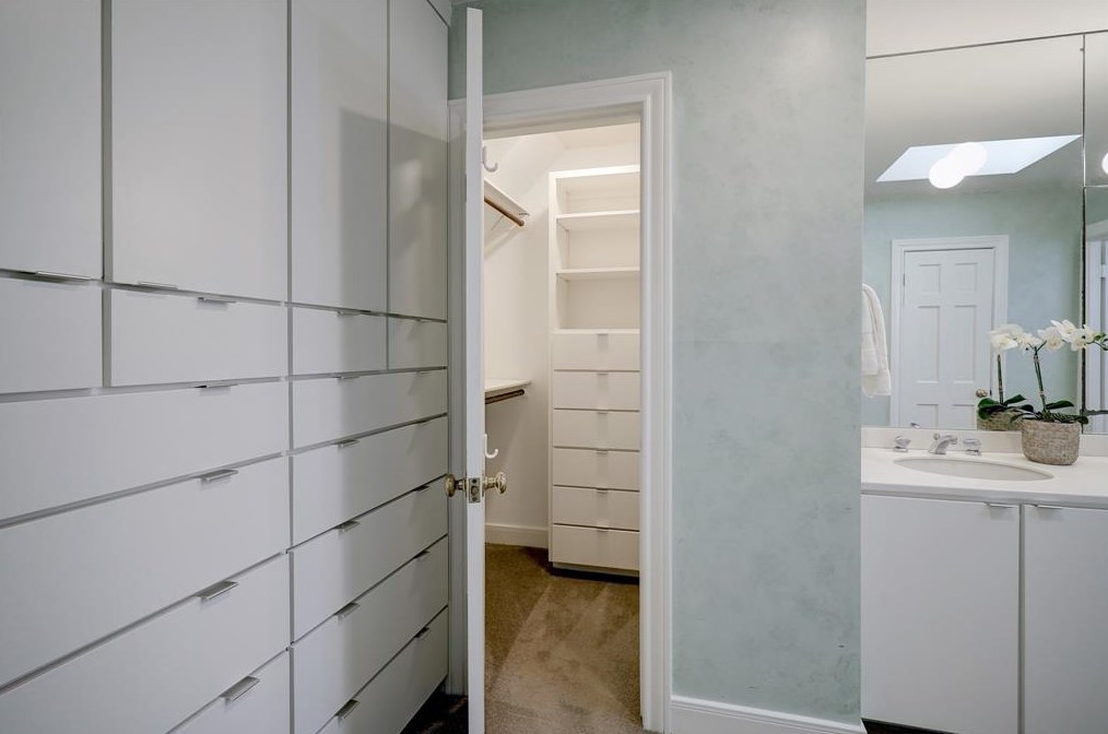 2407 Dryden Rd, Houston TX 77030-1001 exterior