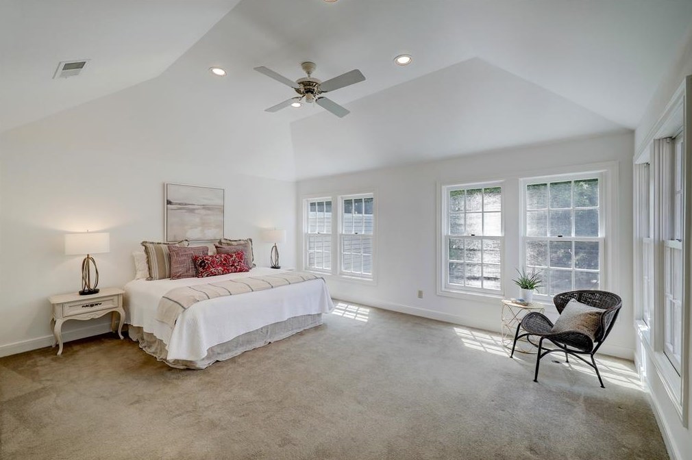 2407 Dryden Rd, Houston TX 77030-1001 exterior