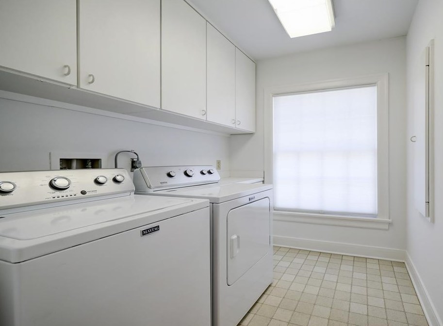 2407 Dryden Rd, Houston TX 77030-1001 exterior