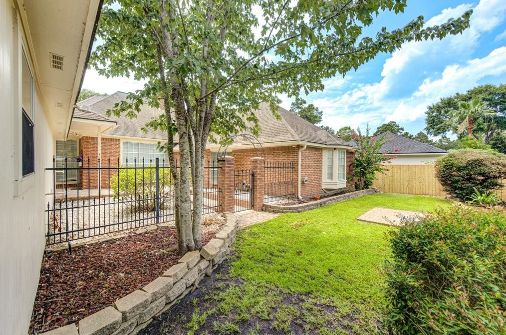 3502 Clover Vly Dr, Humble TX 77345-3018 exterior