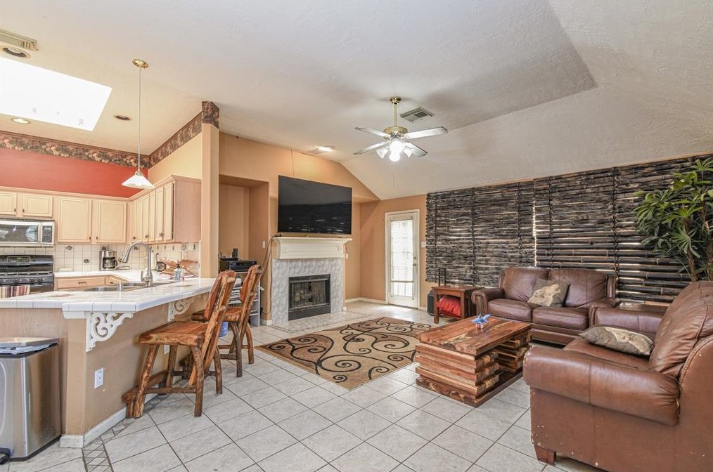 8503 Majesticbrook Dr, Houston TX  77095-3066 exterior