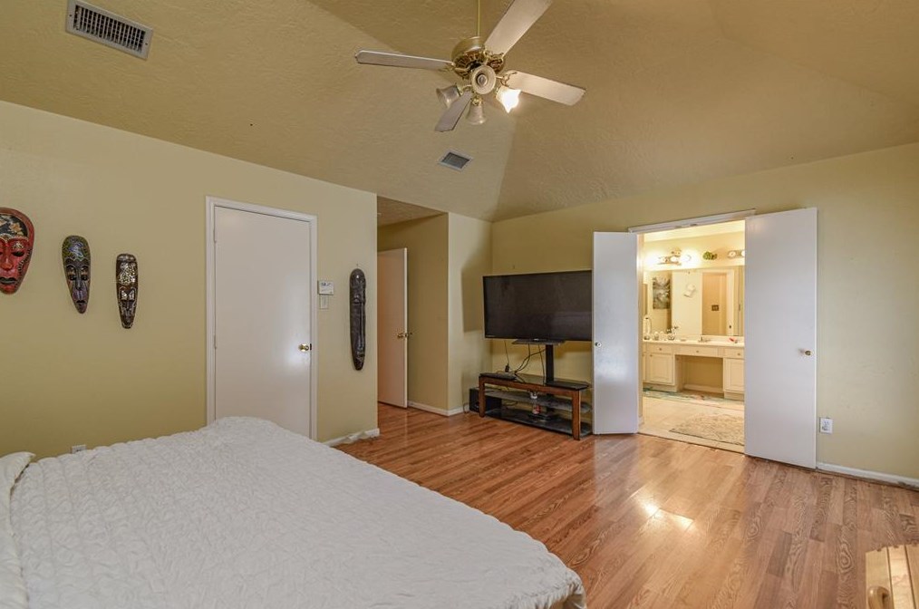 8503 Majesticbrook Dr, Houston TX  77095-3066 exterior