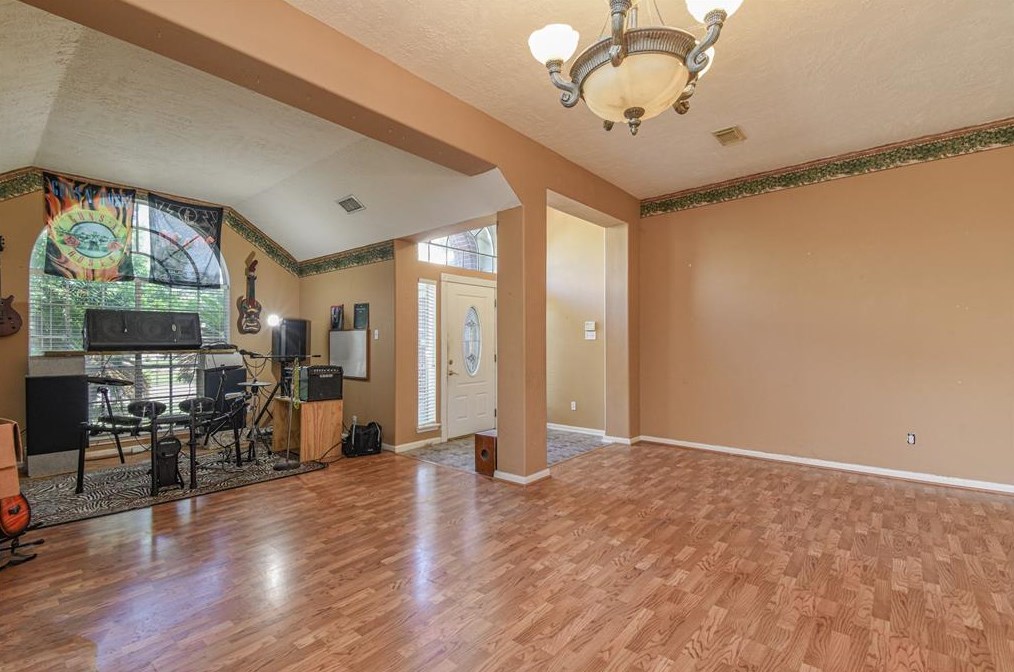8503 Majesticbrook Dr, Houston TX  77095-3066 exterior