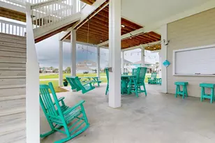 985 Sue Dr, Crystal Beach, TX 77650 - Photo 49