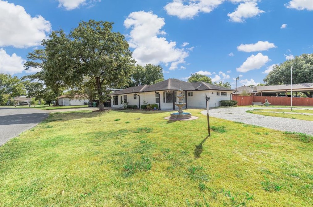 12901 Peoria St, Houston TX  77015-4339 exterior