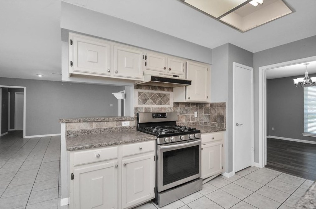 16103 Alta Mesa Dr, Houston TX 77083-1105 exterior