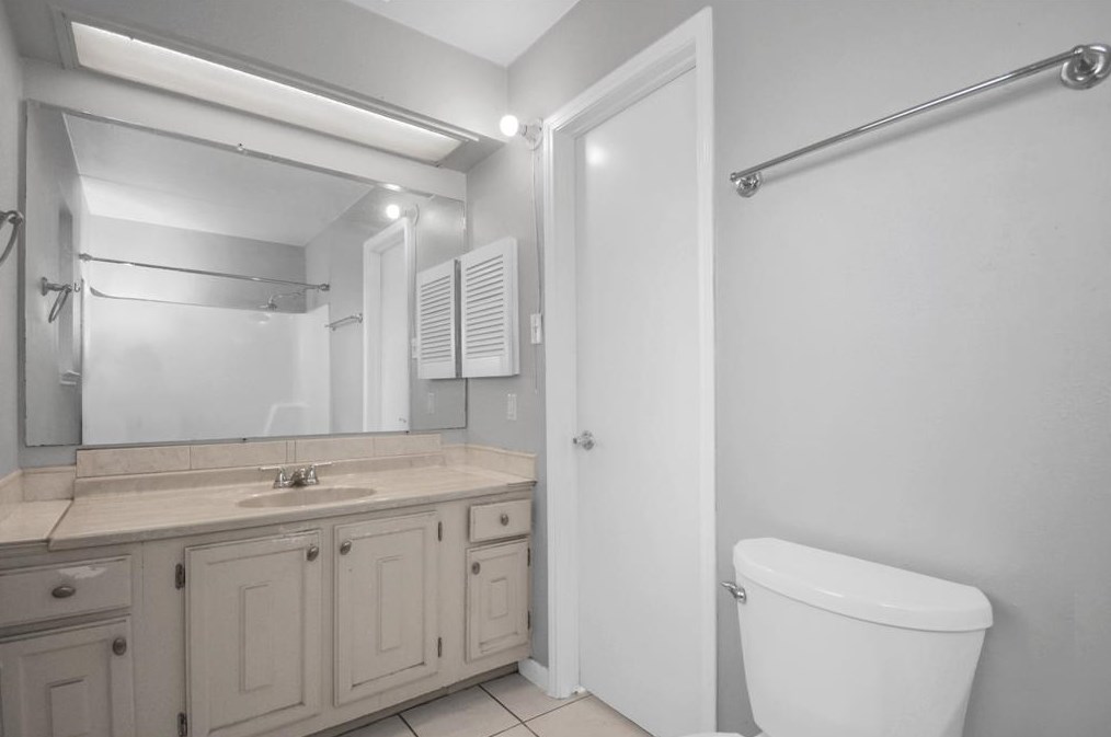 16103 Alta Mesa Dr, Houston TX 77083-1105 exterior