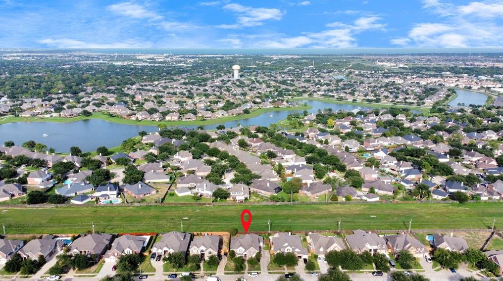 1324 Altavilla Ln, League City TX  77573-3361 exterior
