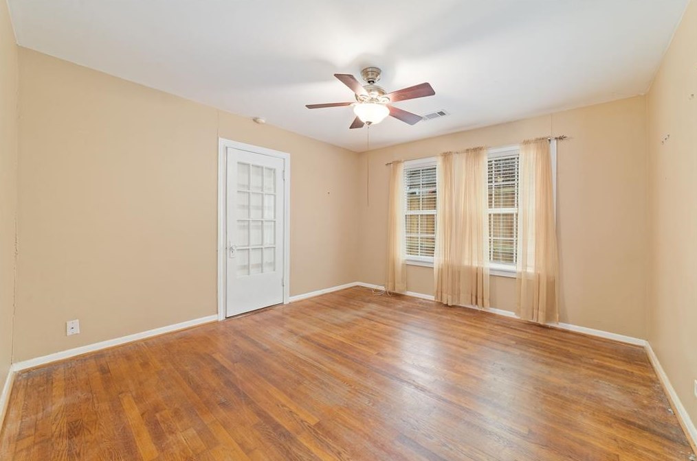 6614 Weslayan, Houston TX  77005-1047 exterior