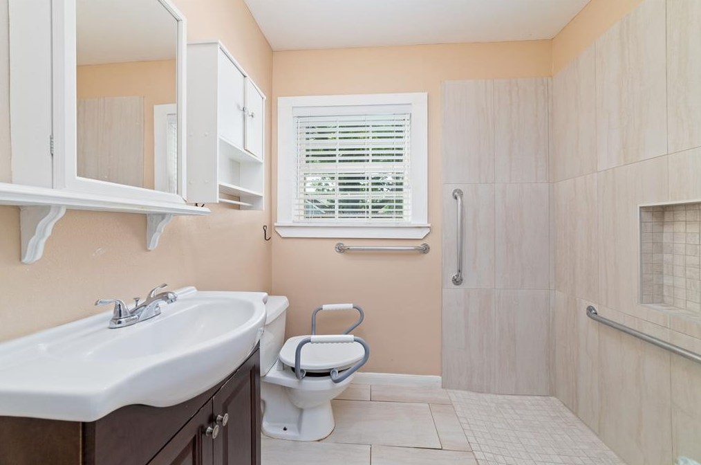 6614 Weslayan, Houston TX  77005-1047 exterior