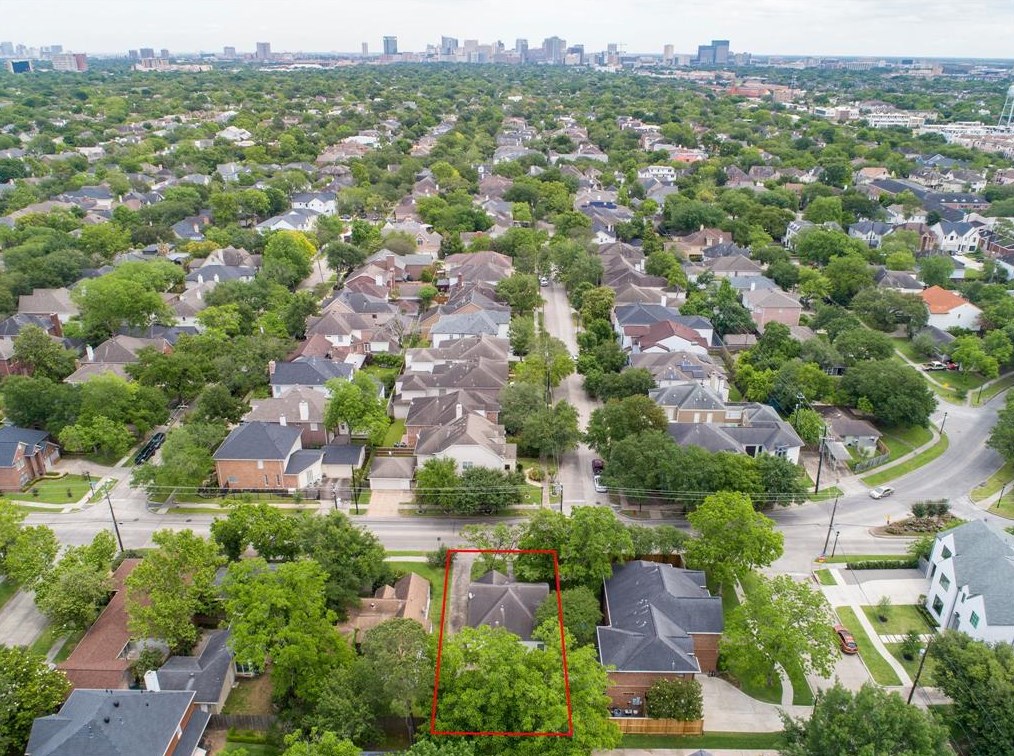 6614 Weslayan, Houston TX  77005-1047 exterior