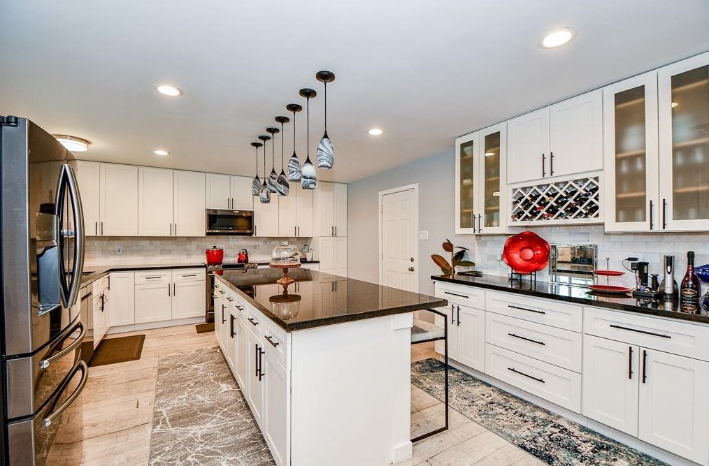 2835 Heritage Bend Dr, Houston TX  77598-3020 exterior