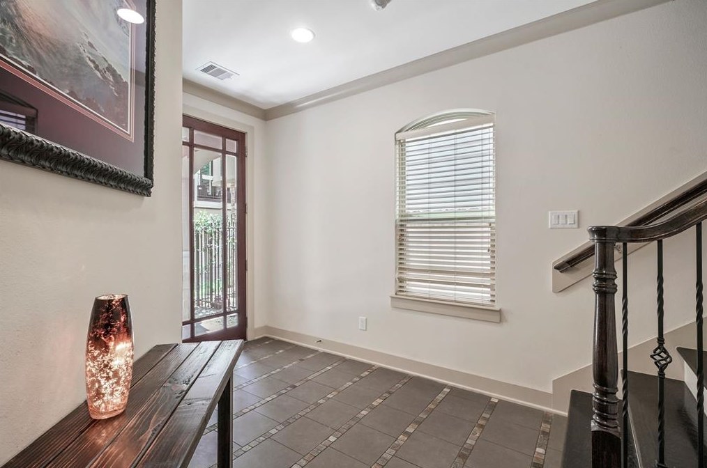 4241 Dickson St, Houston TX  77007-7352 exterior