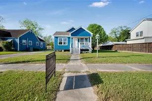 207 E Gulf St, Baytown, TX 77520 - Photo 1