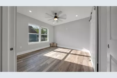 207 E Gulf Street, Baytown, TX 77520 - Photo 13