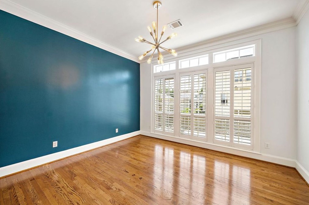 1007 Crocker St, Houston TX  77019-4337 exterior