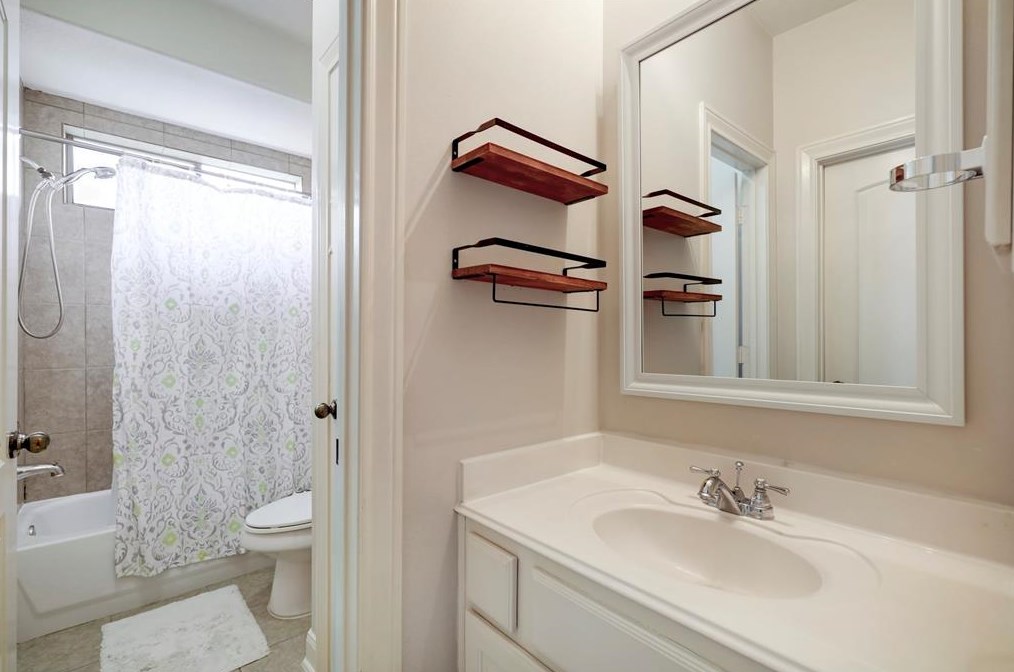 103 Trudeau Ln, Sugar Land TX 77498-6354 exterior