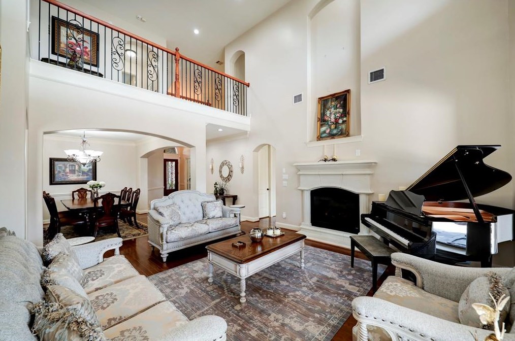 103 Trudeau Ln, Sugar Land TX 77498-6354 exterior