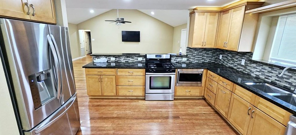 1410 Vickery Dr, Sugar Land TX  77498-2465 exterior