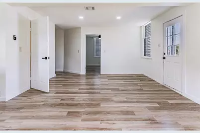 3913 Ball St, Galveston, TX 77550 - Photo 9