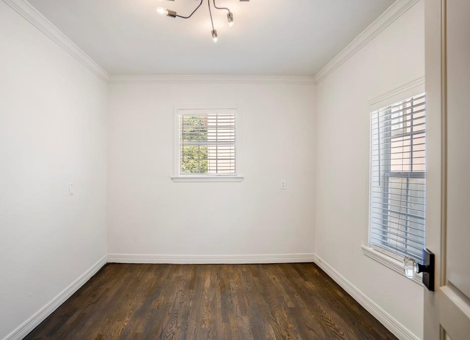 2520 Barbee St, Houston TX  77004-5280 exterior