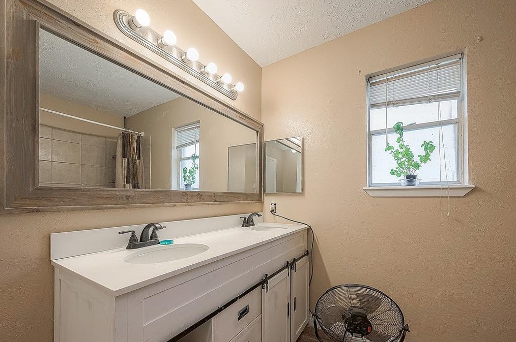 19327 Cypress Bay Dr, Katy TX 77449-4034 exterior