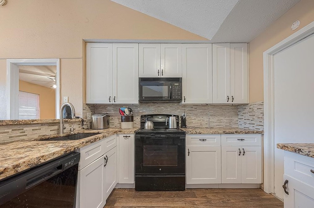 19327 Cypress Bay Dr, Katy TX 77449-4034 exterior