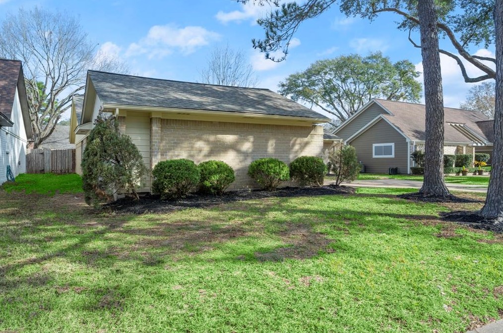 15606 Stoney Fork Dr, Houston TX  77084-3657 exterior