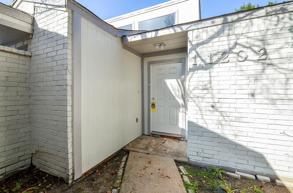11202 Bandlon Dr, Houston TX  77072-1910 exterior