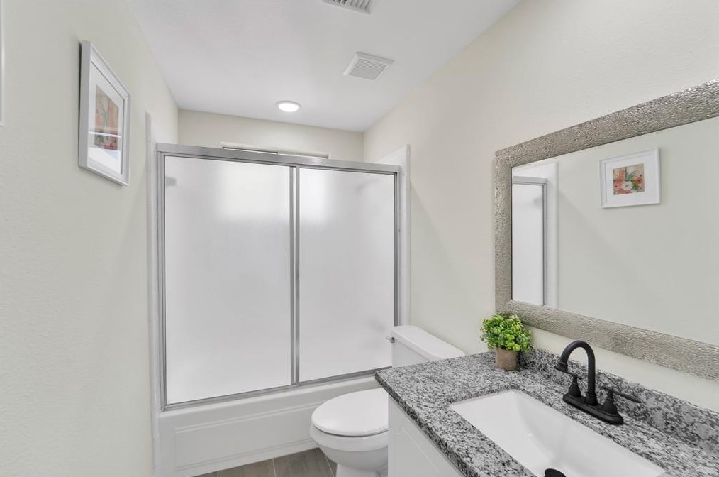 10910 Sageorchard Ln, Houston TX  77089-3918 exterior