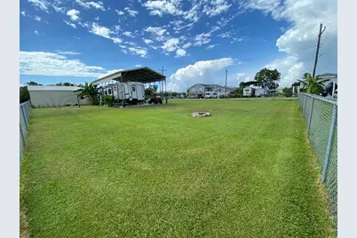 1128 Canal E, Crystal Beach, TX 77650 - Photo 9