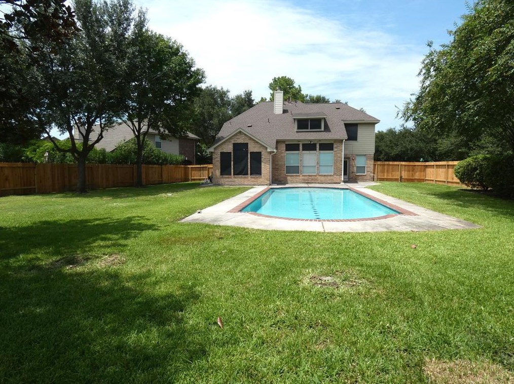 8403 Shadow Gate Ct, Houston TX  77040-4363 exterior