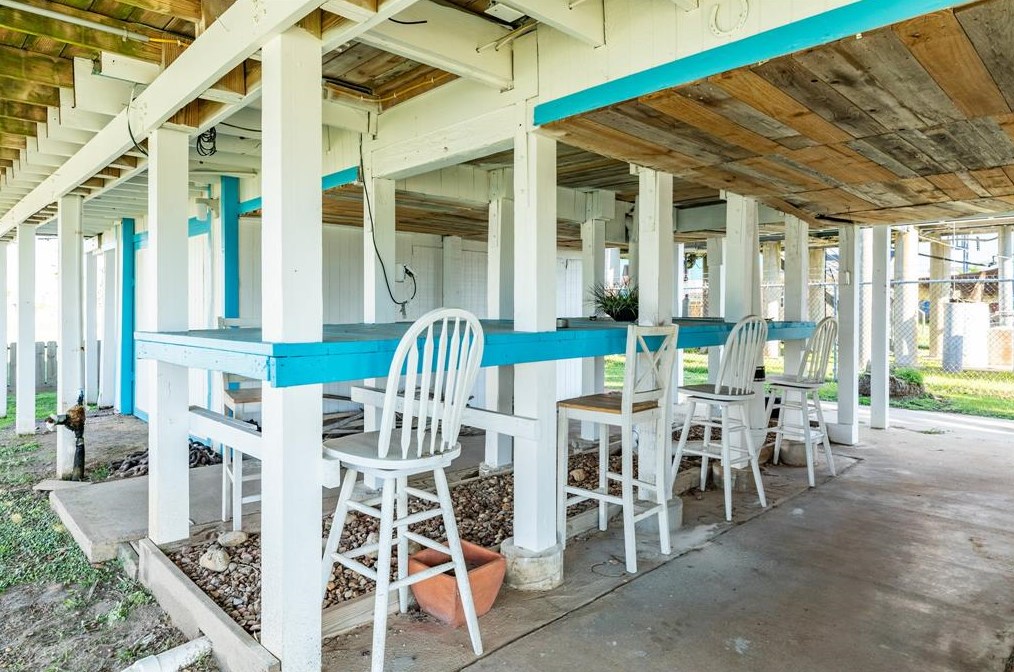 309 Ft Velasco, Jones Creek TX  77541-7204 exterior