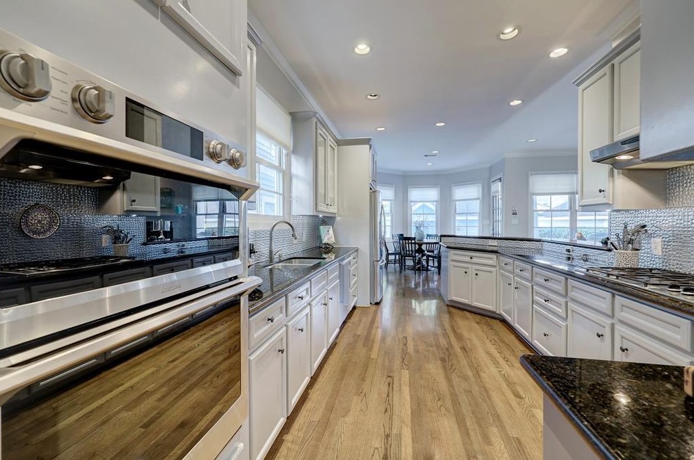 1536 Waverly, Houston TX  77008-4149 exterior