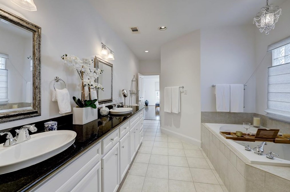 1536 Waverly, Houston TX  77008-4149 exterior