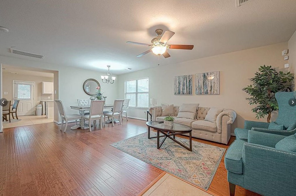 9202 Cribbage Ct, Houston TX  77083-8006 exterior