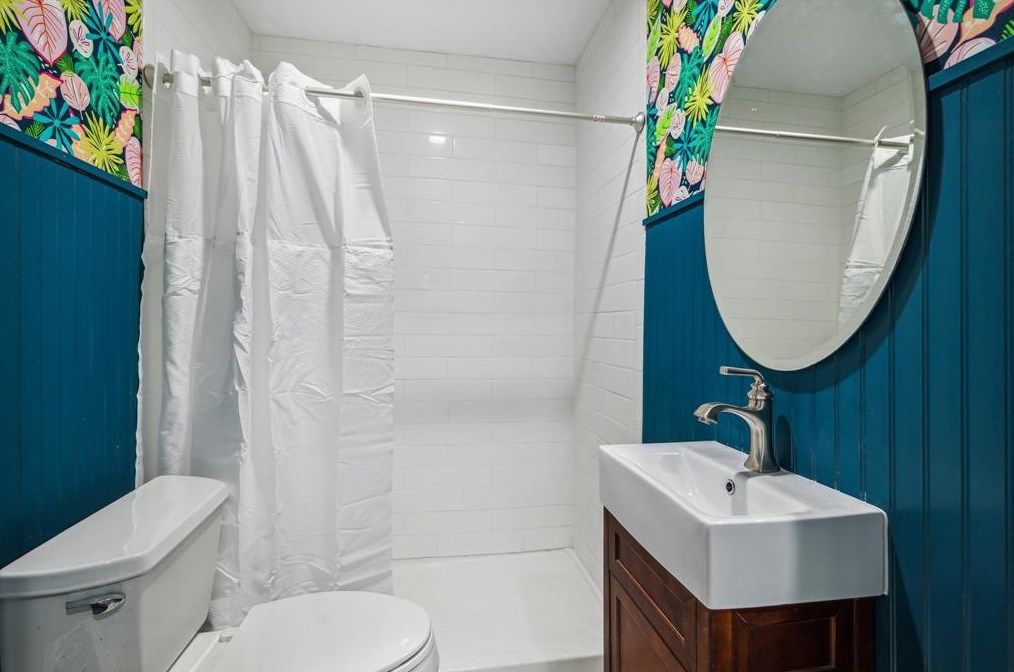 1906 Swift Blvd, Houston TX  77030-1807 exterior