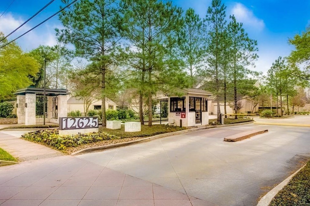 12625 Memorial Dr, Houston TX  77024-4889 exterior