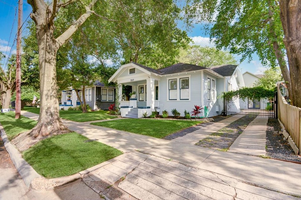 727 Pecore St, Houston TX  77009-6244 exterior