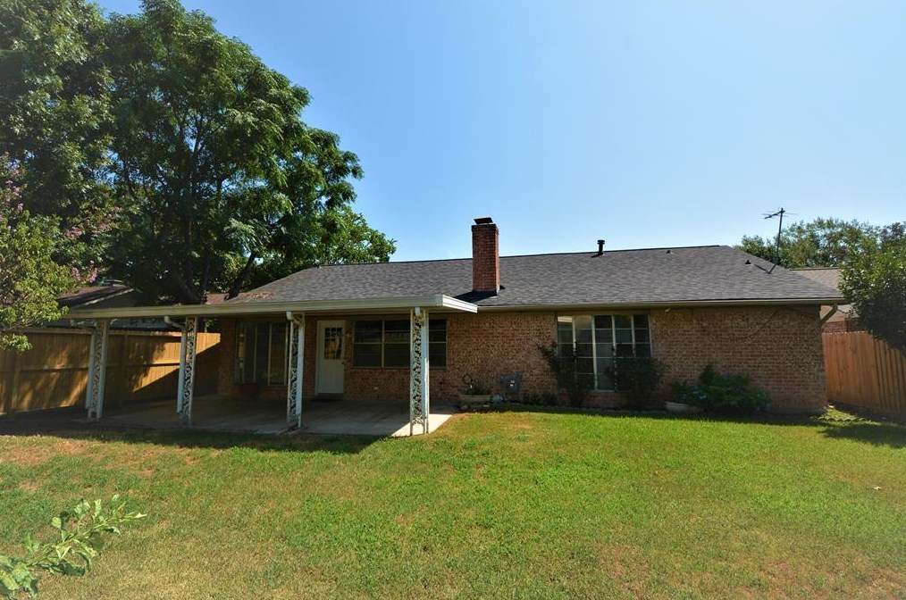 16323 Autumn Wind Dr, Houston TX  exterior