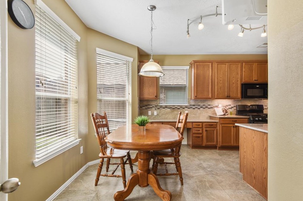 5115 Laura Lee Ln, Pasadena TX 77504-2385 exterior