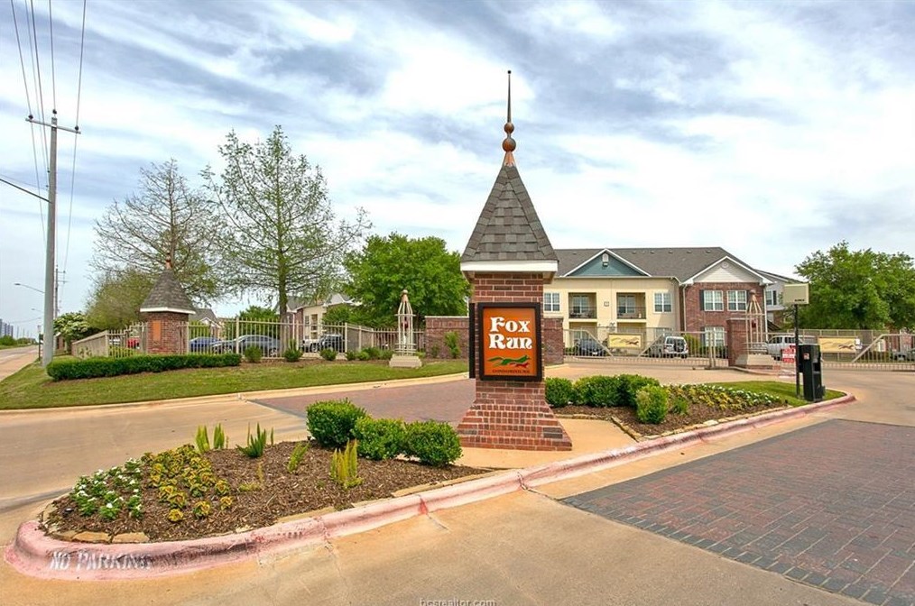 801 Luther St, College Station TX  77840-2890 exterior