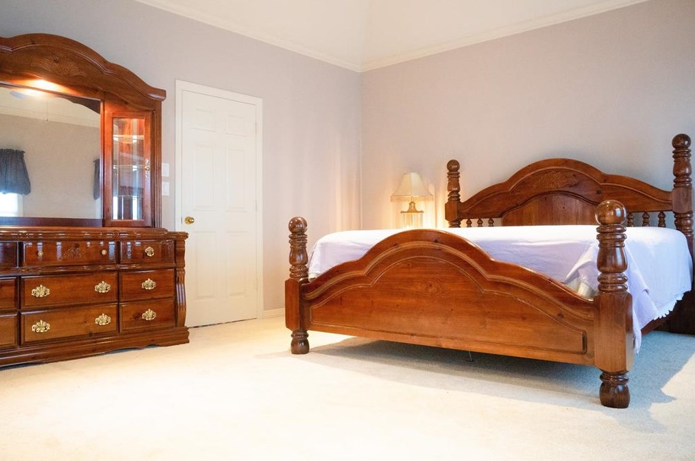 1309 Nantucket Dr, Houston TX  77057-1907 exterior
