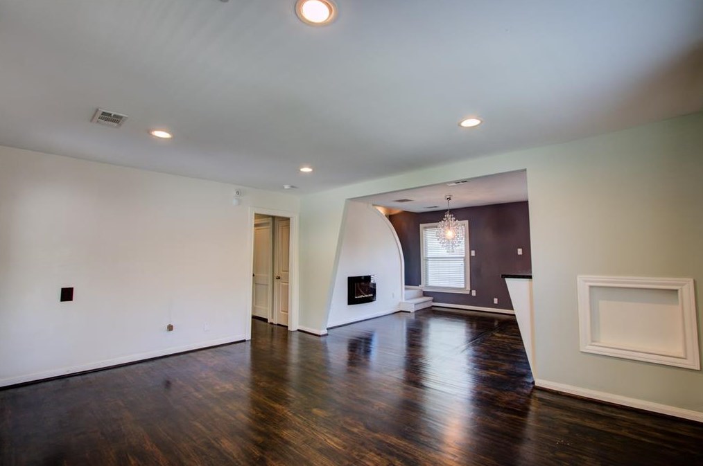 1047 Alexander St, Houston TX  77008-6632 exterior