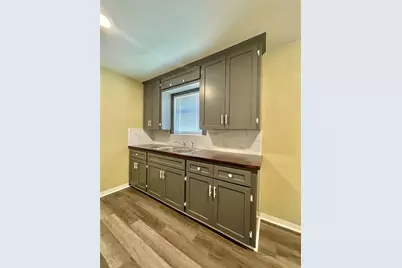 611 N Avenue D, Freeport, TX 77541 - Photo 7