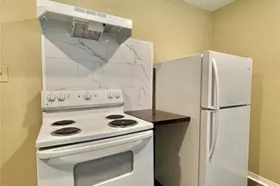 611 N Avenue D, Freeport, TX 77541 - Photo 9